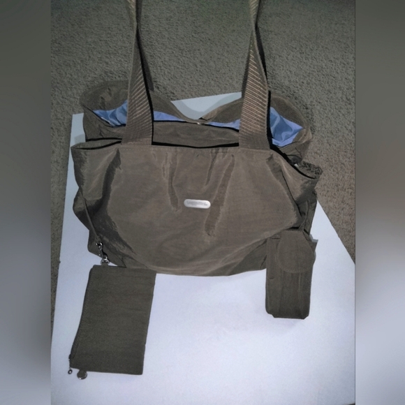 Baggallini (Size M/L) Brown Double Strap Nylon 3-Sectional Travel Tote Bag - Picture 1 of 10